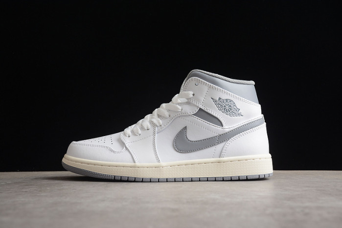 air jordan 1 mid  554724-135
