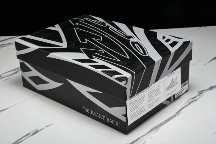 c/o sneakers co-011